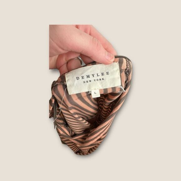 Demylee New York Striped Turtleneck Top Size Large - Picture 5 of 6